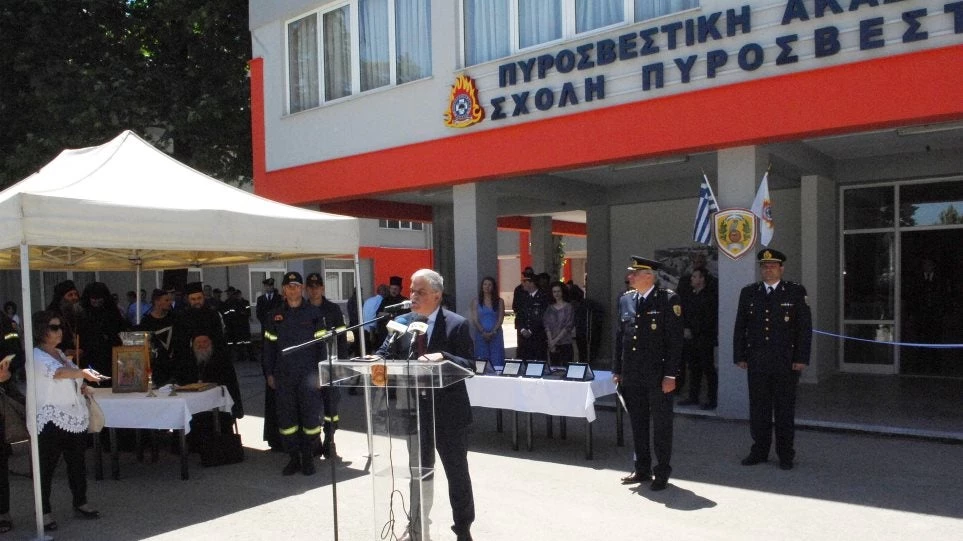 Τόσκας για φωτιά στην Κινέτα: «Ο μηχανισμός αντέδρασε γρήγορα κι οργανωμένα» – Και τα σπίτια καίγονται…